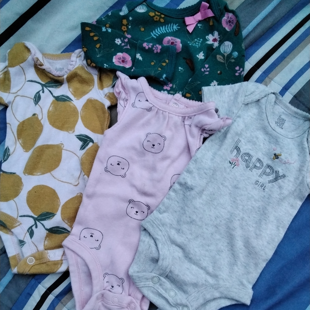 🙂 3/15  Newborn outfits Carters various colors. Not in Stock. Sold